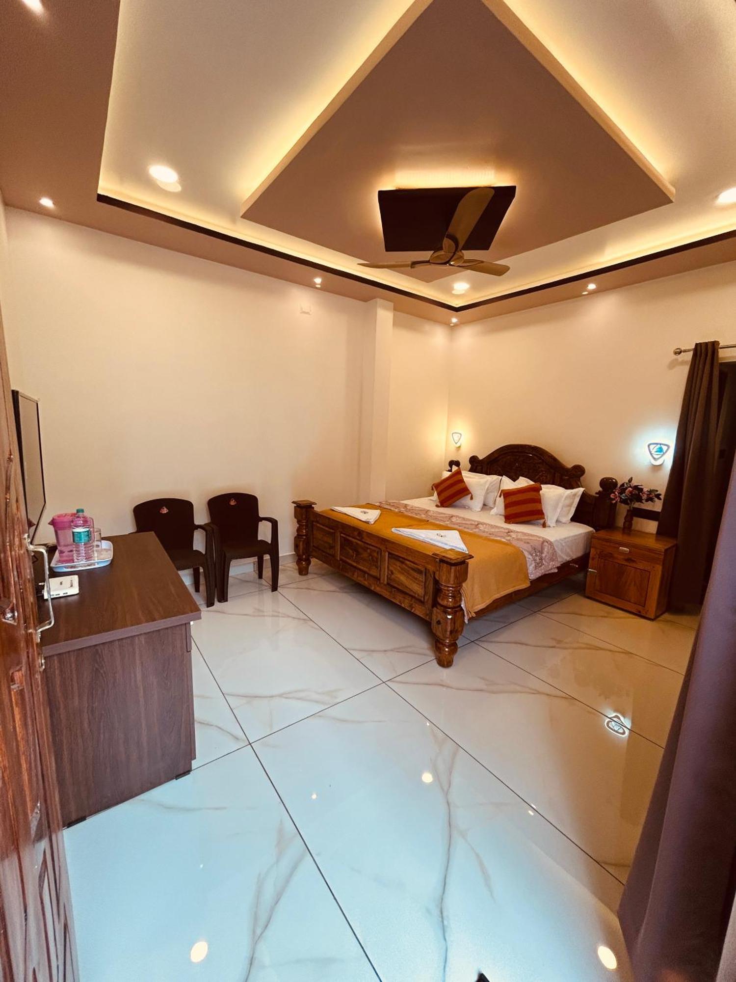 Grand Periyar Apartment Thekkady Exterior photo