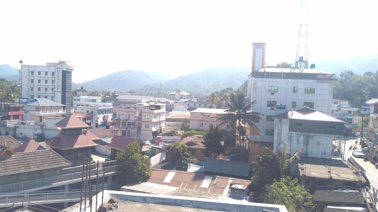 Grand Periyar Apartment Thekkady Exterior photo
